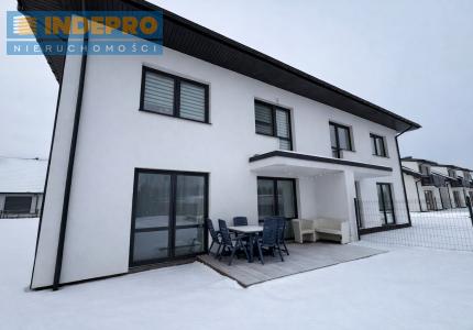 tylna strona budynku/ogród